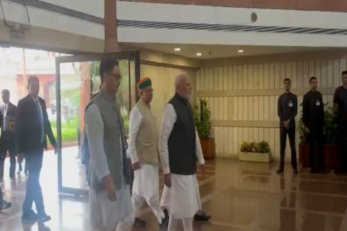 PM Modi, top BJP leaders attend NDA Parliamentary meeting