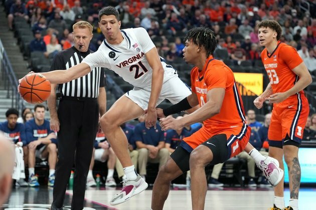 No. 16 Virginia tops No. 19 Illinois on late run in Vegas