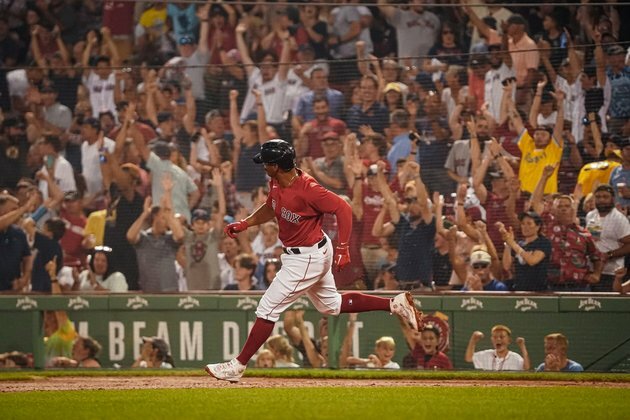 Blue Jays try again to slow rolling Red Sox