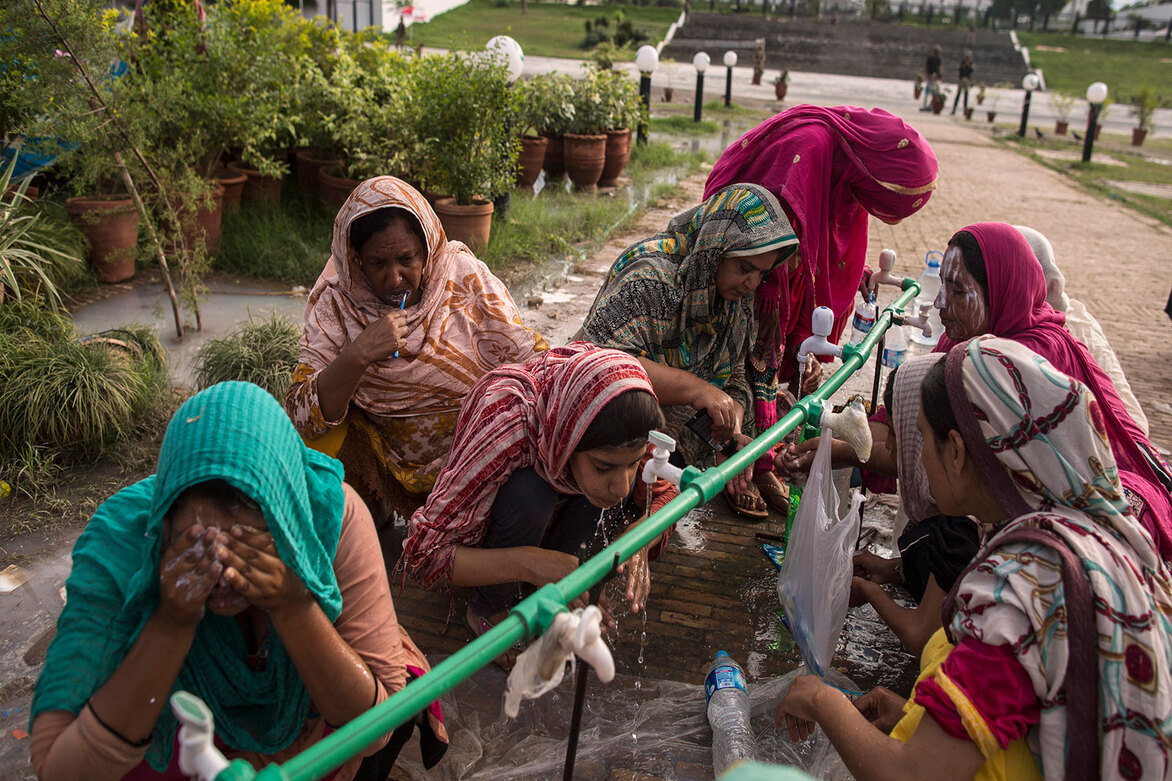 Pakistan: Power outages disrupt Karachi's water supply for third day