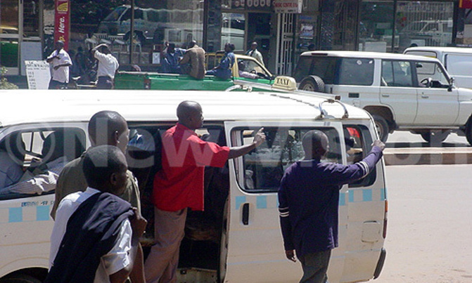 Rise in taxi robberies as Christmas nears Rise in taxi robberies as Christmas nears