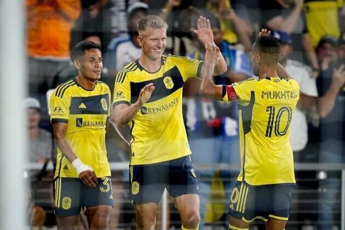 Revolution kick off new era against ambitious Nashville