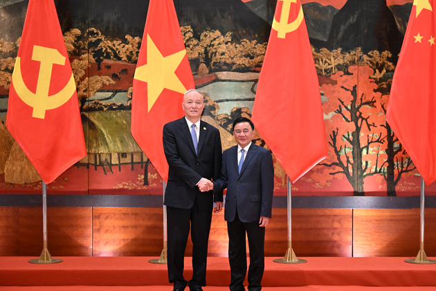 VIETNAM-HANOI-CHINA-CAI QI-TRAN CAM TU-MEETING