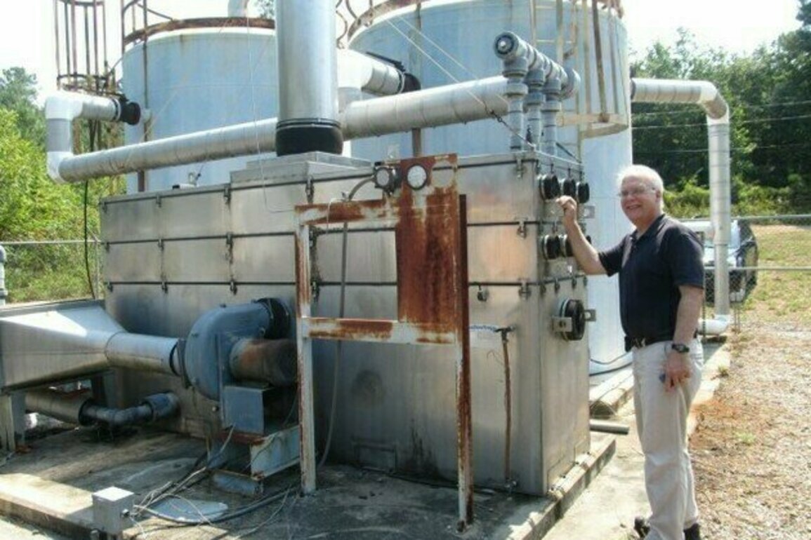 Geologist improves the field for future professionals