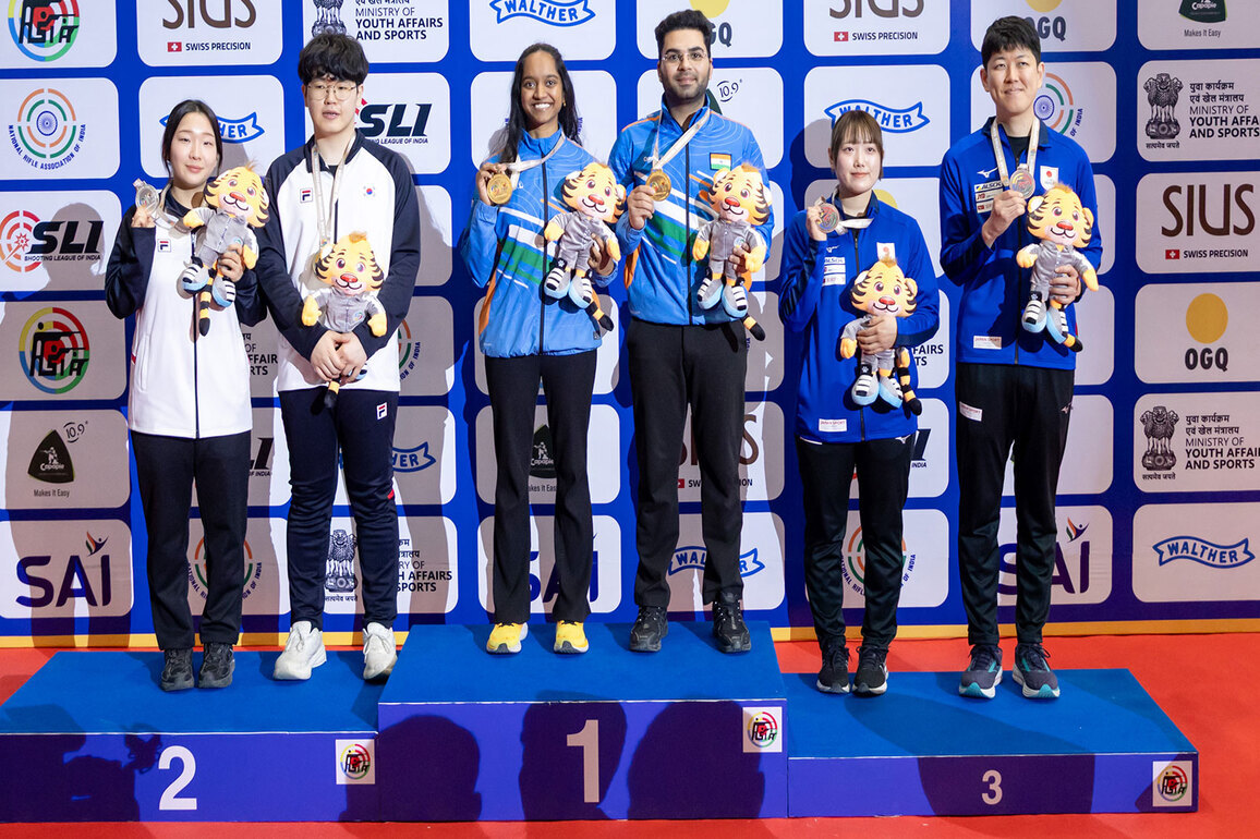 Elavenil and Arjun win mixed team air rifle gold as India crosses 50 medal mark