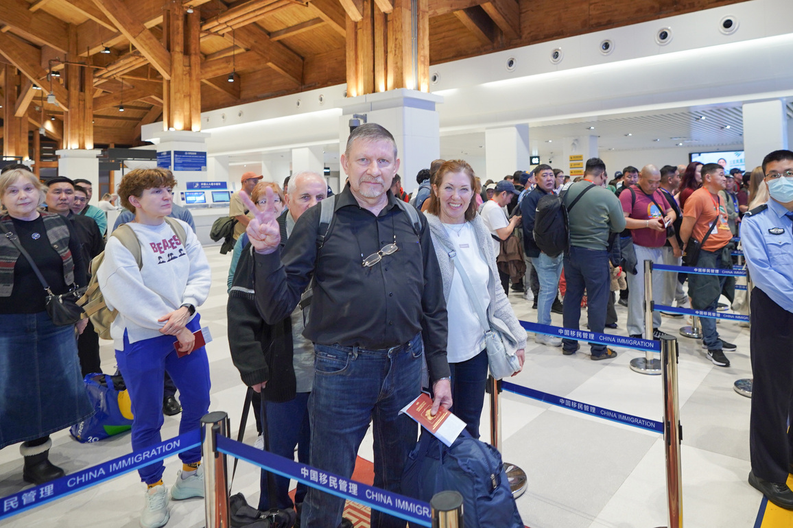 CHINA-HAINAN-SPECIAL CUSTOMS OPERATIONS-CROSS-BORDER TRAVELLING (CN)