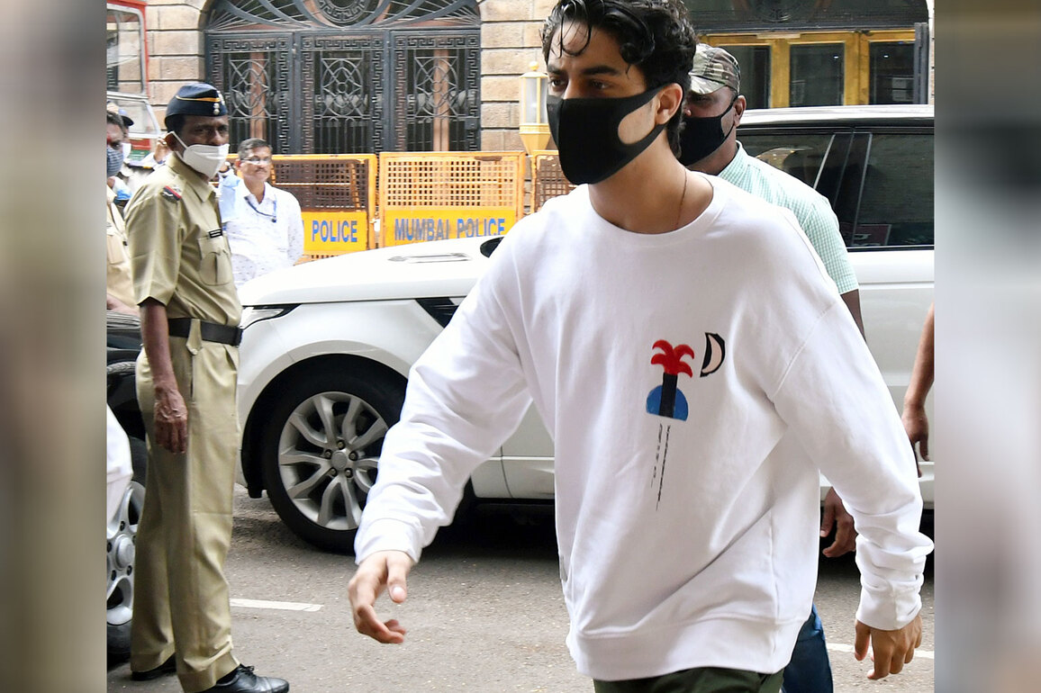Complaint filed against Aryan Khan for allegedly flashing middle finger at Bengaluru pub