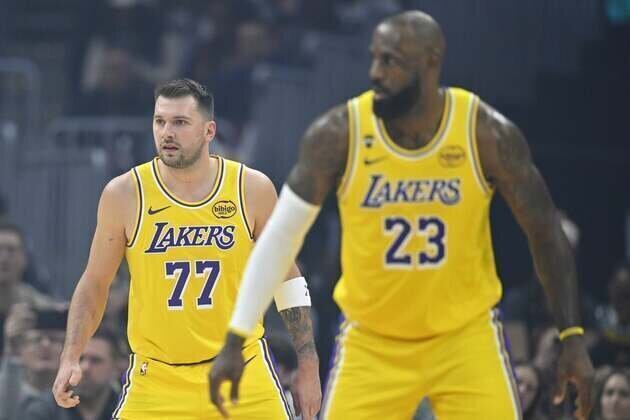 Lakers wrap up 8-game trek against woeful Nets