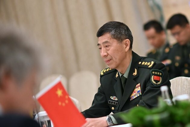 China rebukes US after Taiwan Strait near-collision
