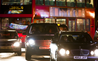 A Range Rover sits in London traffic | Credit: iStock