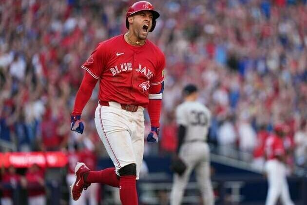 George Springer's big bat helps Blue Jays upend Yankees