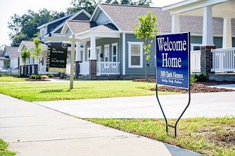 Uncertainty hits US homebuyers as mortgage rates climb again