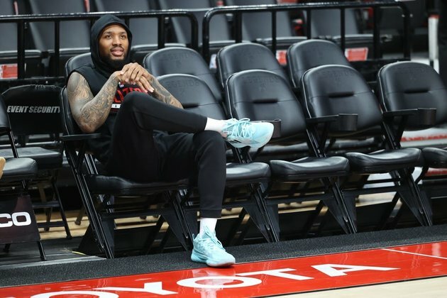 Report: Blazers offer Damian Lillard 2-year, $100M-plus extension