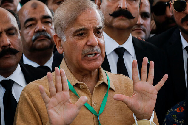 Pakistan concedes vulnerability to global shocks, lacks "strategic oil reserves like India" to buffer soaring fuel prices