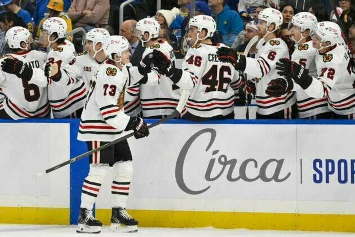 Lukas Reichel racks up 3 points as Blackhawks blitz Blues