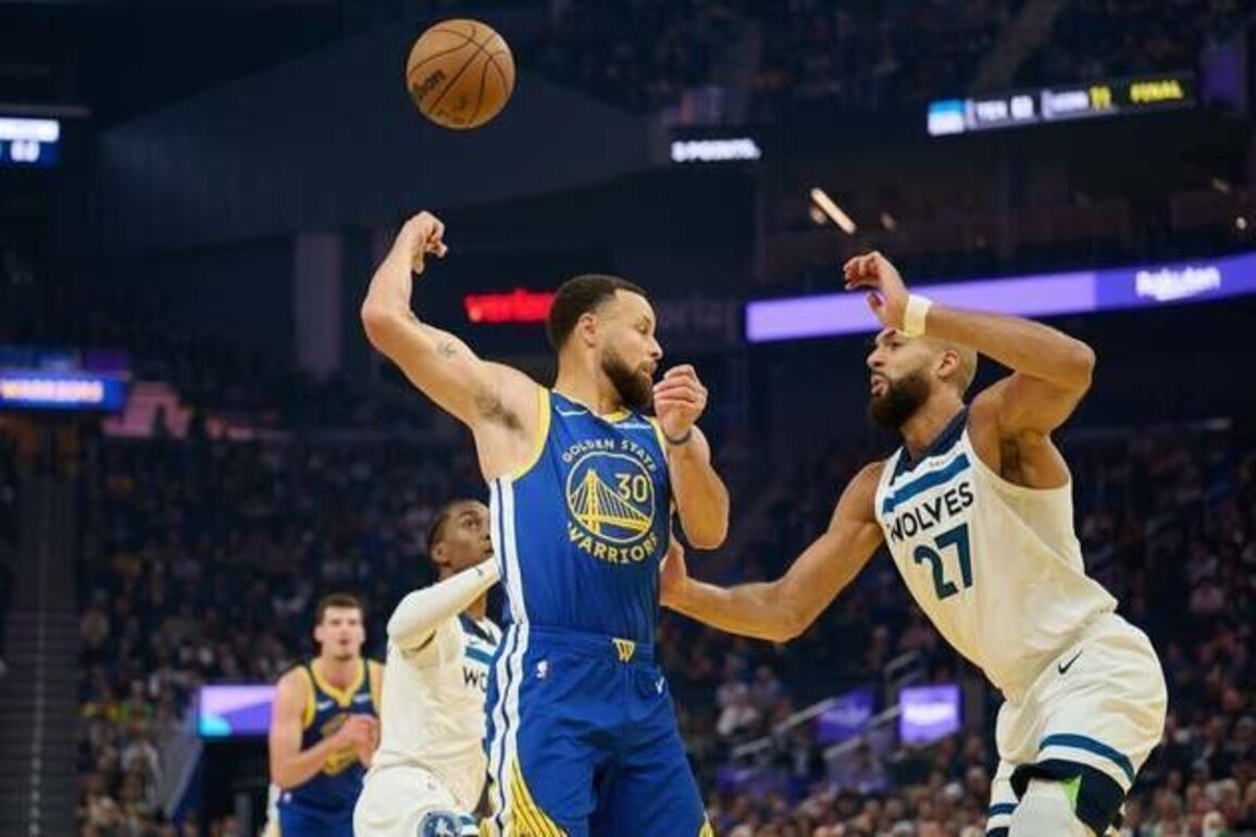 Wolves put Warriors away in Stephen Curry's 39-point return