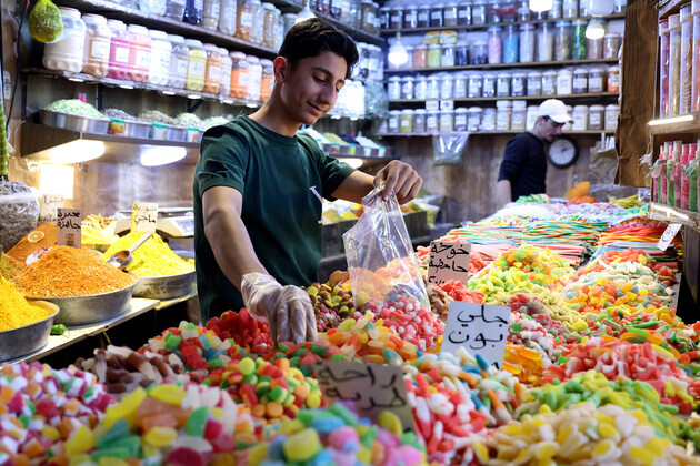 SYRIA-DAMASCUS-EID AL-ADHA-SWEETS-SHOPPING