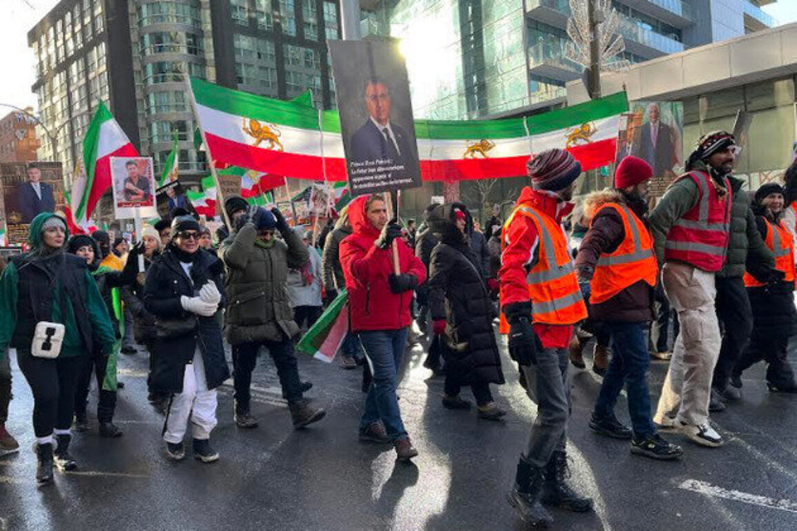 Iranian people should have the right to choose their living conditions