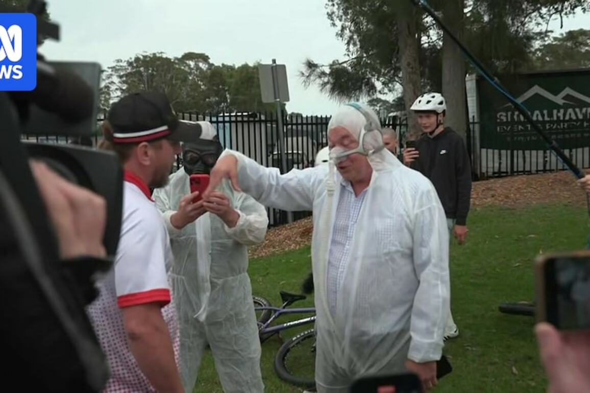 Peter Dutton's campaign event interrupted by protesters