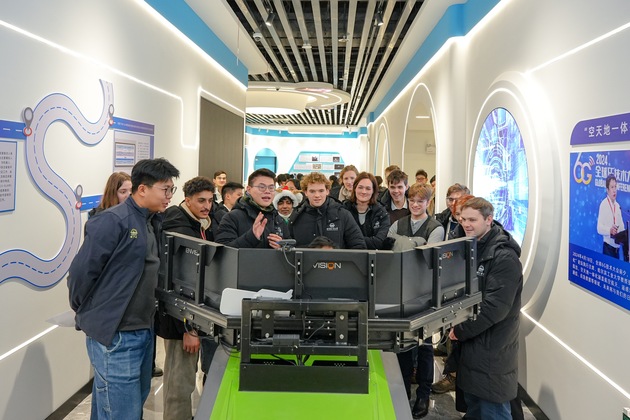 CHINA-HEILONGJIANG-HARBIN-HIT-BRITISH STUDENTS-VISIT (CN)