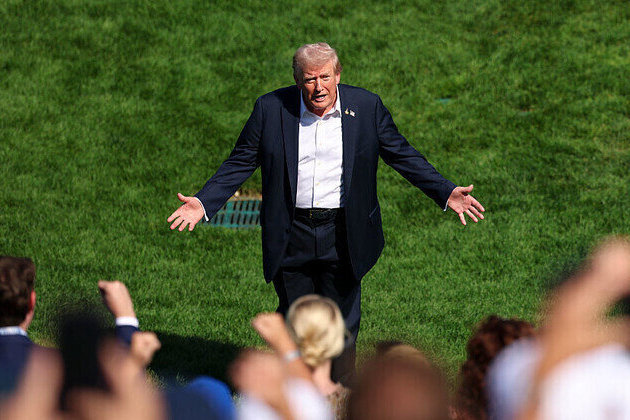 Trump warns of catastrophe if tariffs scrapped