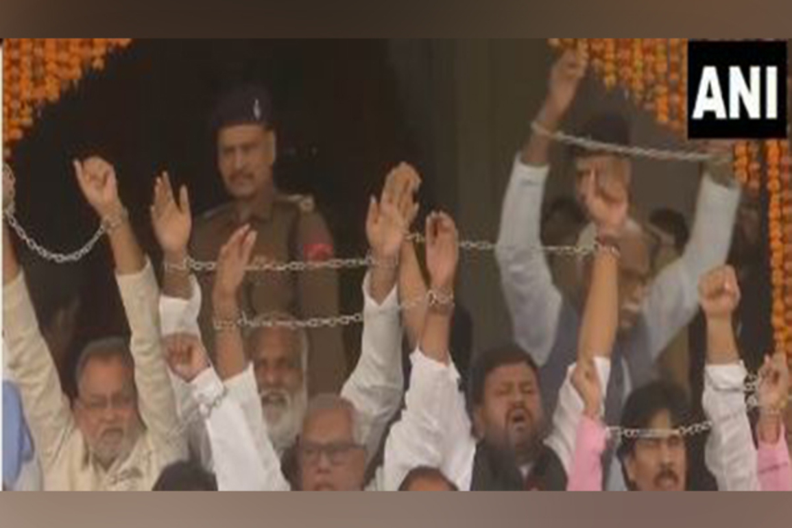 CPI(ML) MLAs protest in Patna against the deportation of Indian immigrants from US