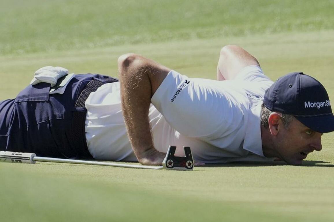 Rose, surrounded by All-Star company, holds lead at Masters