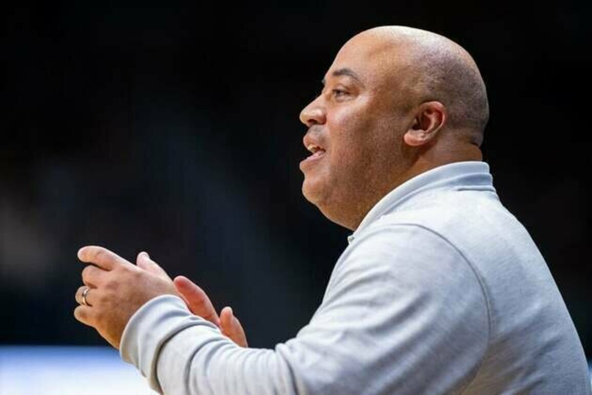 Notre Dame's 3-point accuracy sinks Long Island in opener