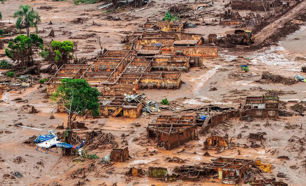 Desastre de Mariana barragem samarco