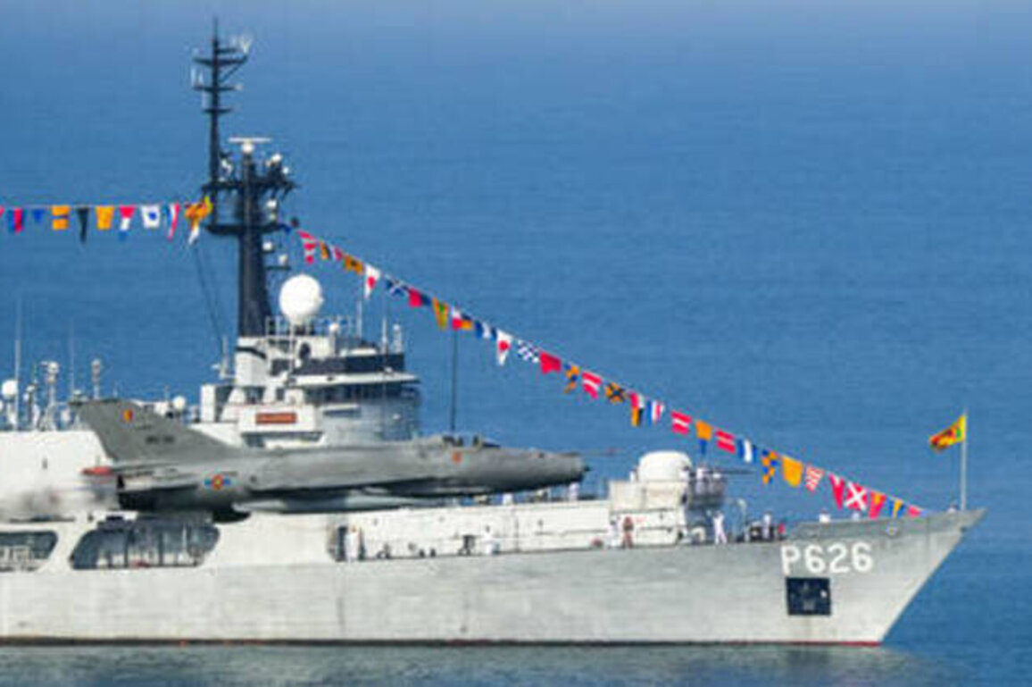 Submarine attack on Iranian warship leaves 100 missing - Reuters