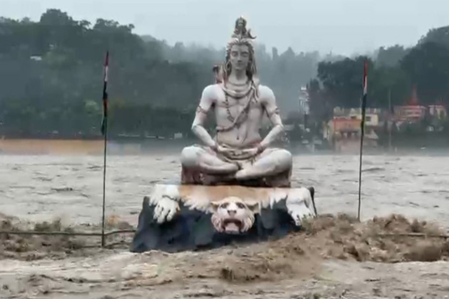 Uttarakhand: Cloudburst raises Ganga water level, touches Shiva idol at Parmarth Niketan Ashram