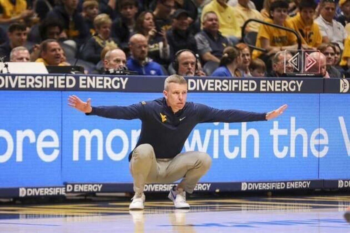 West Virginia cruises past Creighton to reach Crown title game