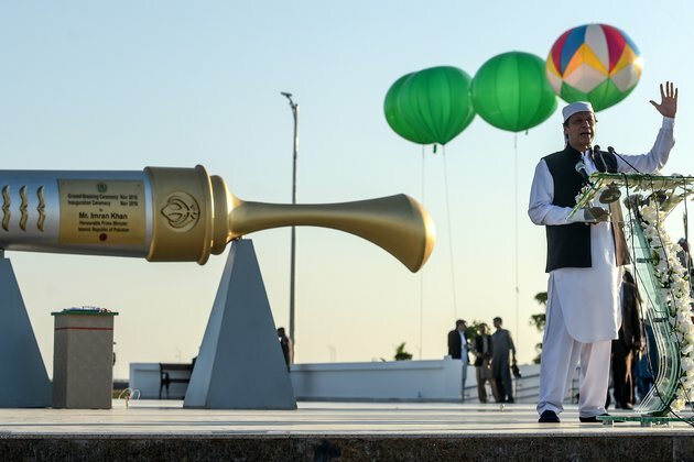 Pakistan Opens Visa-Free Border Crossing for Indian Sikh Pilgrims