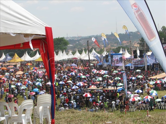  he crowd continues to grow in preparation for nkuuka