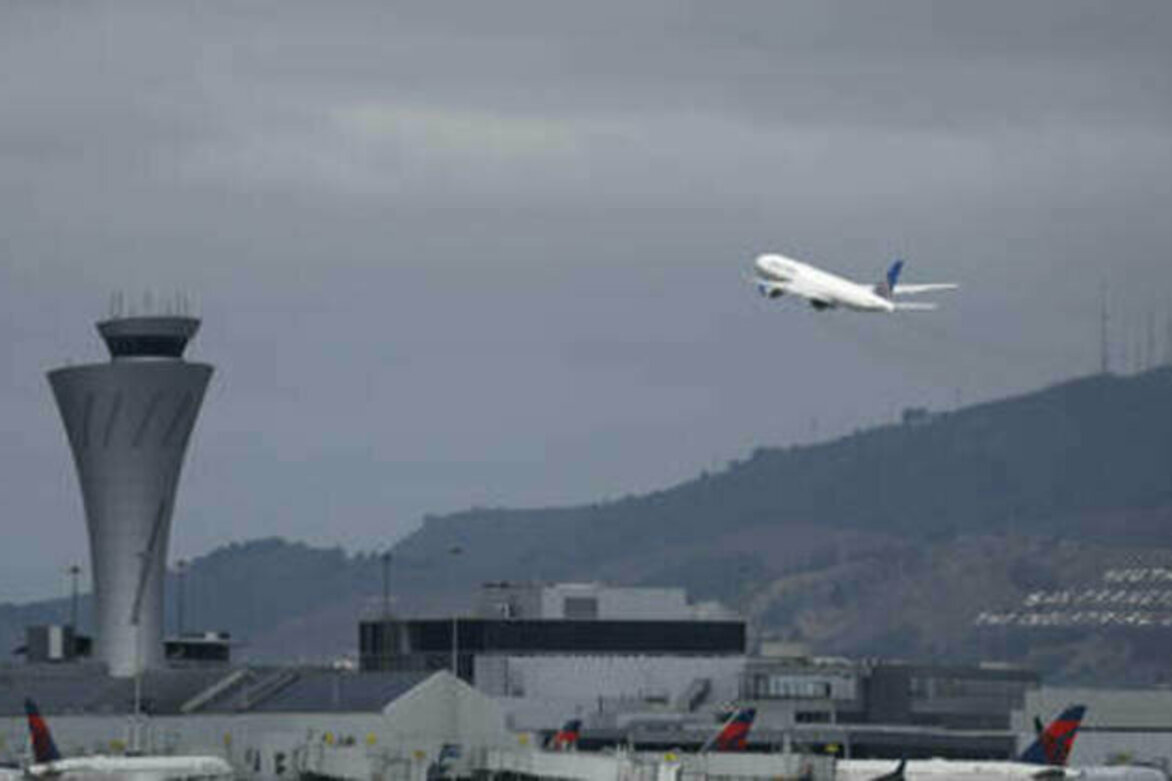 US Democrats won't end shutdown unless 'planes fall out of the sky' - CNN