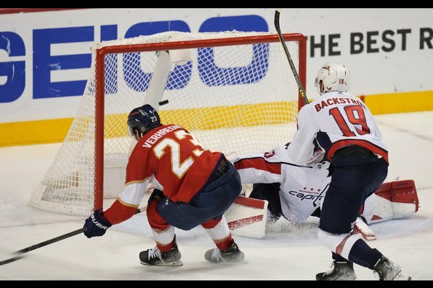 NHL roundup: Carter Verhaeghe (5 points) leads Panthers' rally