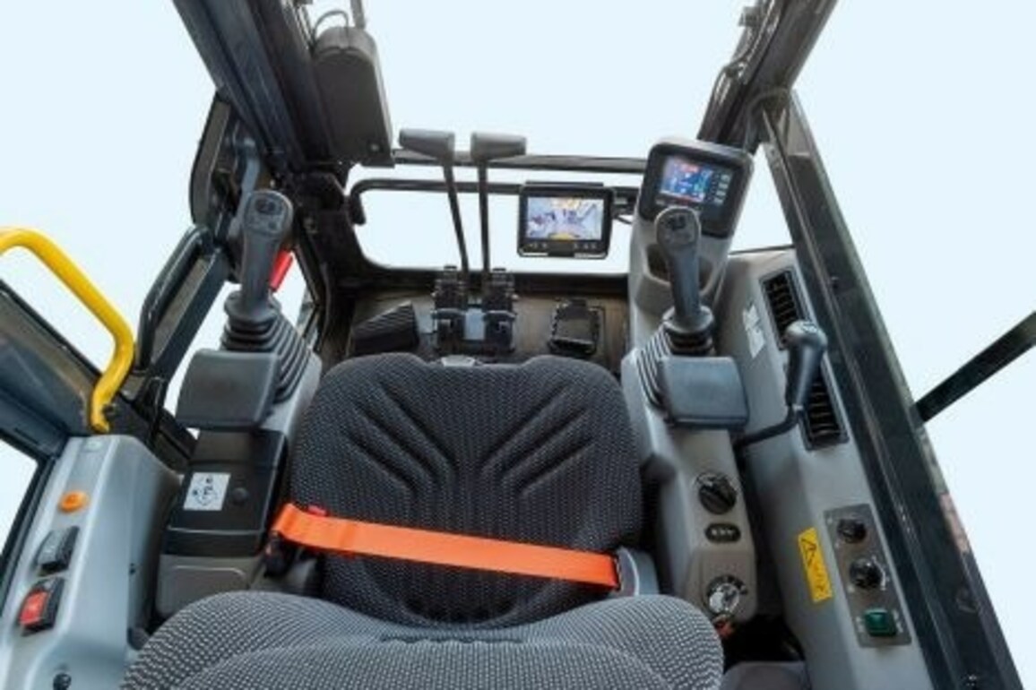 Komatsu upgrades its range of Compact Mini Excavators