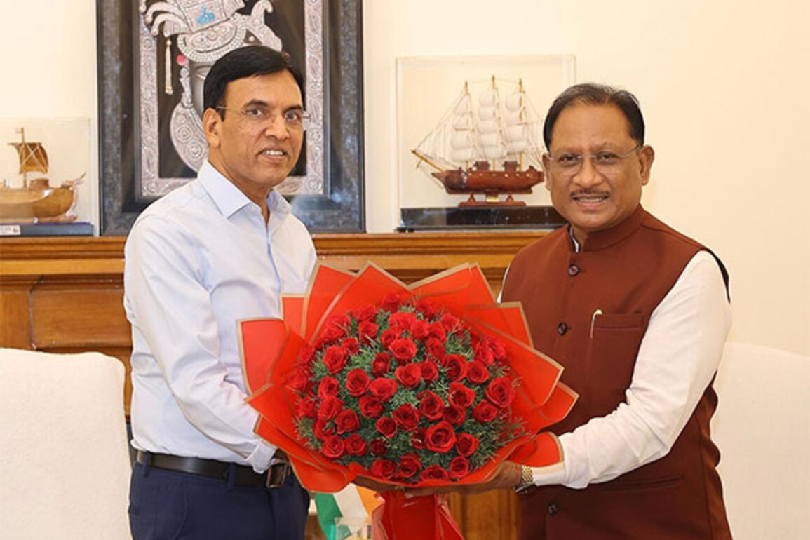 Chhattisgarh: CM Vishnu Deo Sai meets Union Minister Mandaviya, discusses key projects on sports & healthcare