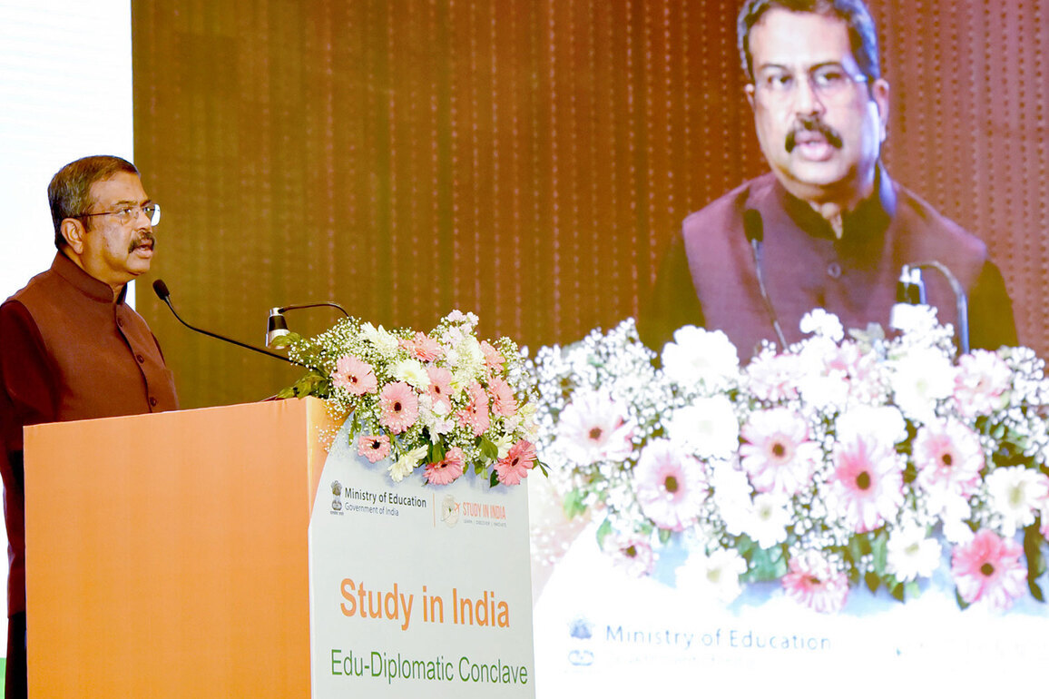 Centre aims to boost annual foreign student admissions to 2 lakh by 2030