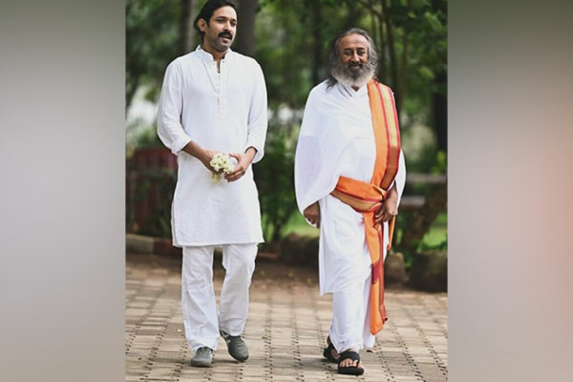 Vikrant Massey begins prep for his role of Sri Sri Ravi Shankar in film 'White', shares picture with spiritual leader