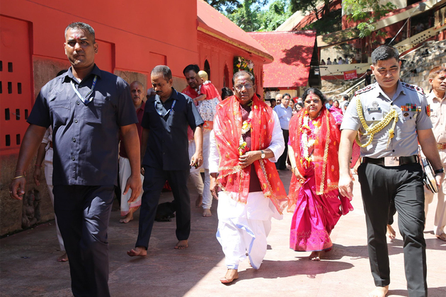 Assam Governor visits Kamakhya temple on Navratri