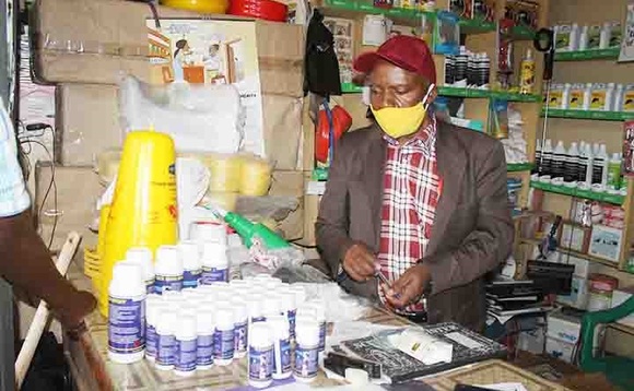 Kafeero eyakwatiddwa ne mukyala we. Kafeero eyakwatiddwa ne mukyala we.