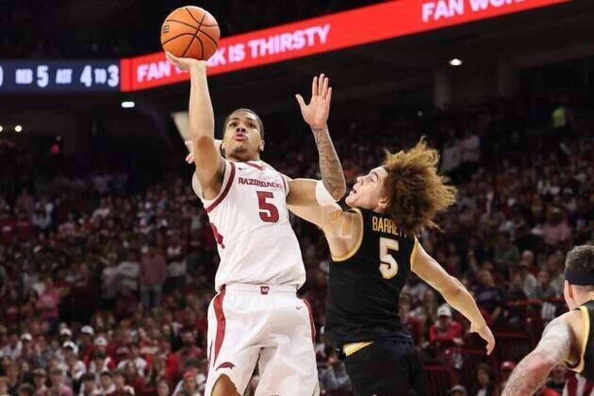 No. 20 Arkansas to test short rotation against Texas A&M