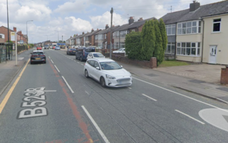 Loose pig trotting streets of Wigan