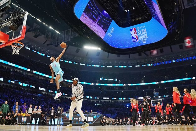 All-Star Saturday: Jones works OT to out-dunk Gordon