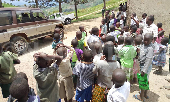 Teacher halts lesson to allow pupils see cars Teacher halts lesson to allow pupils see cars