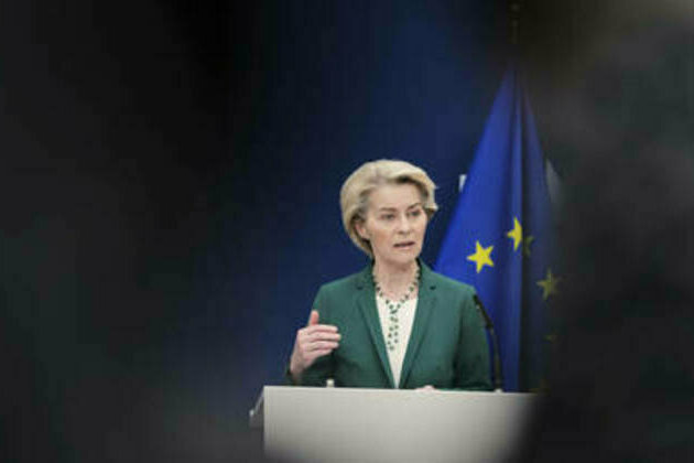 EU issues threat to US tech giants