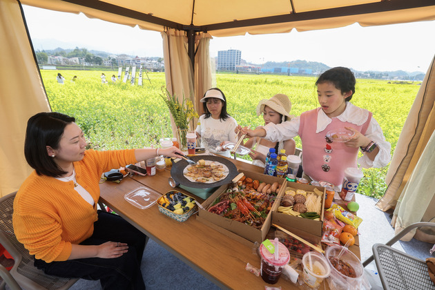 (ZhejiangPictorial)CHINA-ZHEJIANG-SPRING-BLOSSOM-LIFE STYLE (CN)