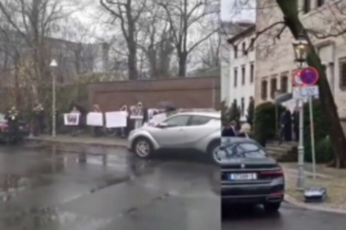 Diaspora protests Pashinyan's visit to Germany