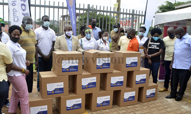 Rotary clubs donate 700 face shields to medical staff Rotary clubs donate 700 face shields to medical staff